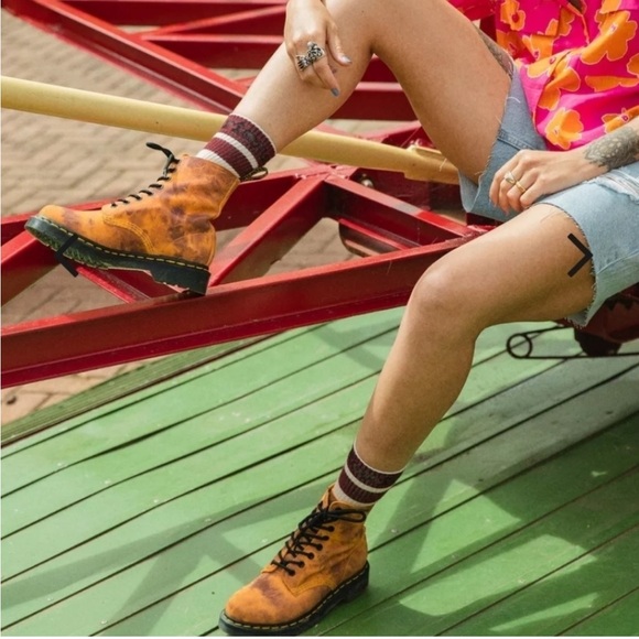 Tie dye Dr. Marten boots size 5 - Picture 2 of 8